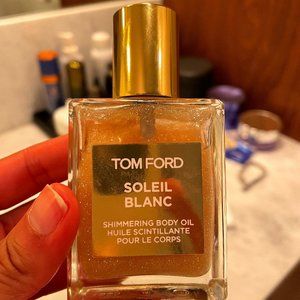 Tom Ford Soleil Blanc Shimmering Body Oil in Gold (1.5 oz)